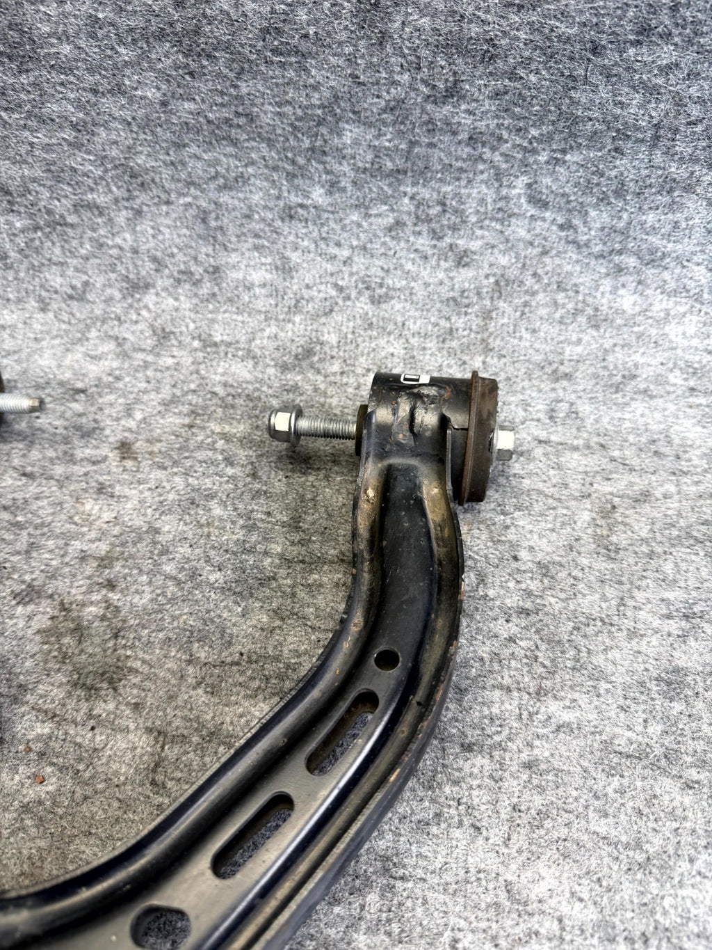 ♦️2012 - 2020 TESLA MODEL S FRONT RIGHT SIDE UPPER CONTROL ARM OEM, 1043966-00-A
