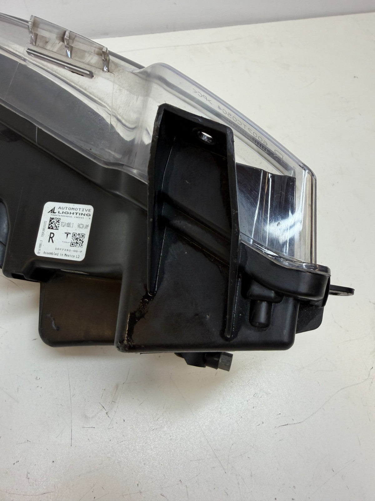 2017 - 2023 Tesla Model 3 Y Front Right 3 Pin LED Fog Light Lamp 1077392-00-F