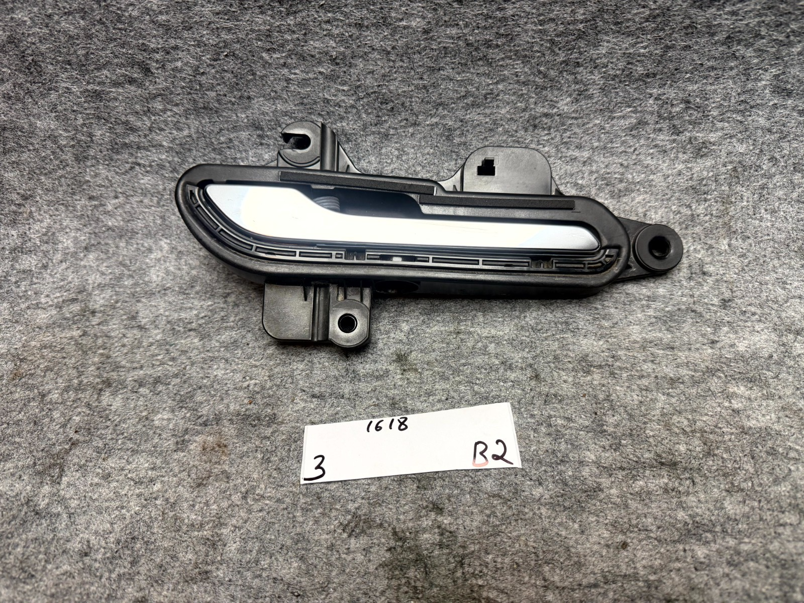 ♦️17–23 TESLA MODEL 3 FRONT/REAR RIGHT SIDE OUTER DOOR HANDLE OEM, 1081832-00-J