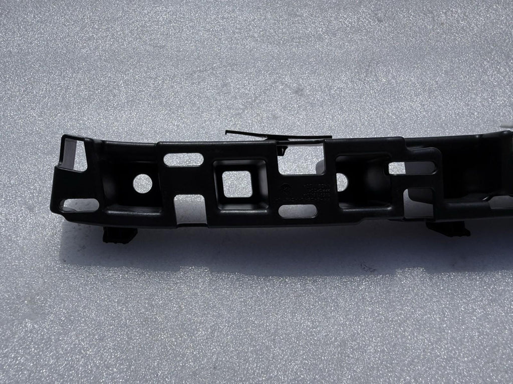 ♦️16-20 TESLA MODEL X REAR LEFT UPPER C PILLAR RACETRACK BRACKET OEM, 105918600A