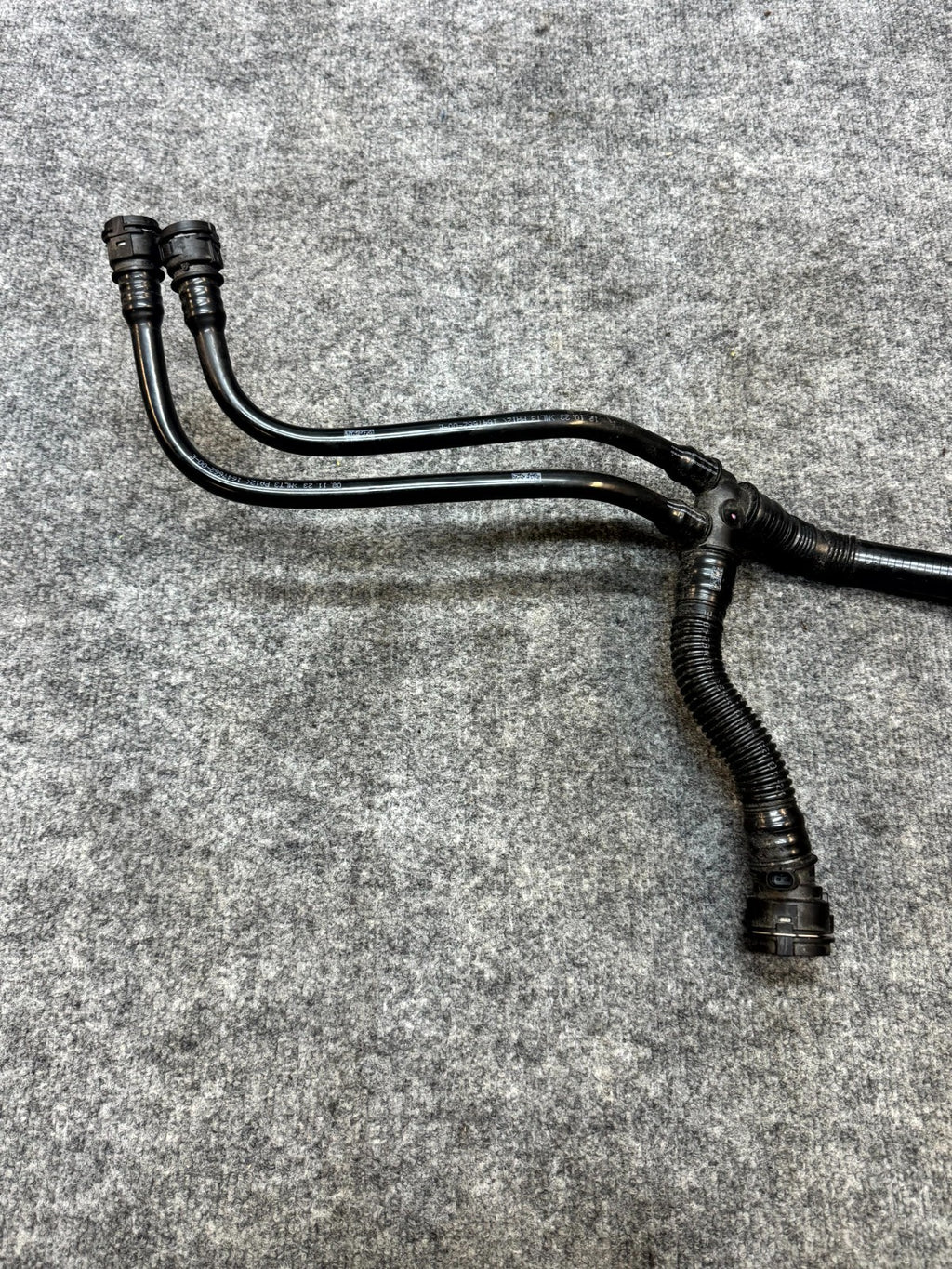 2017-2023 TESLA MODEL 3 FRONT RADIATOR OUTLET COOLANT HOSE PIPE OEM,1647662-00-E
