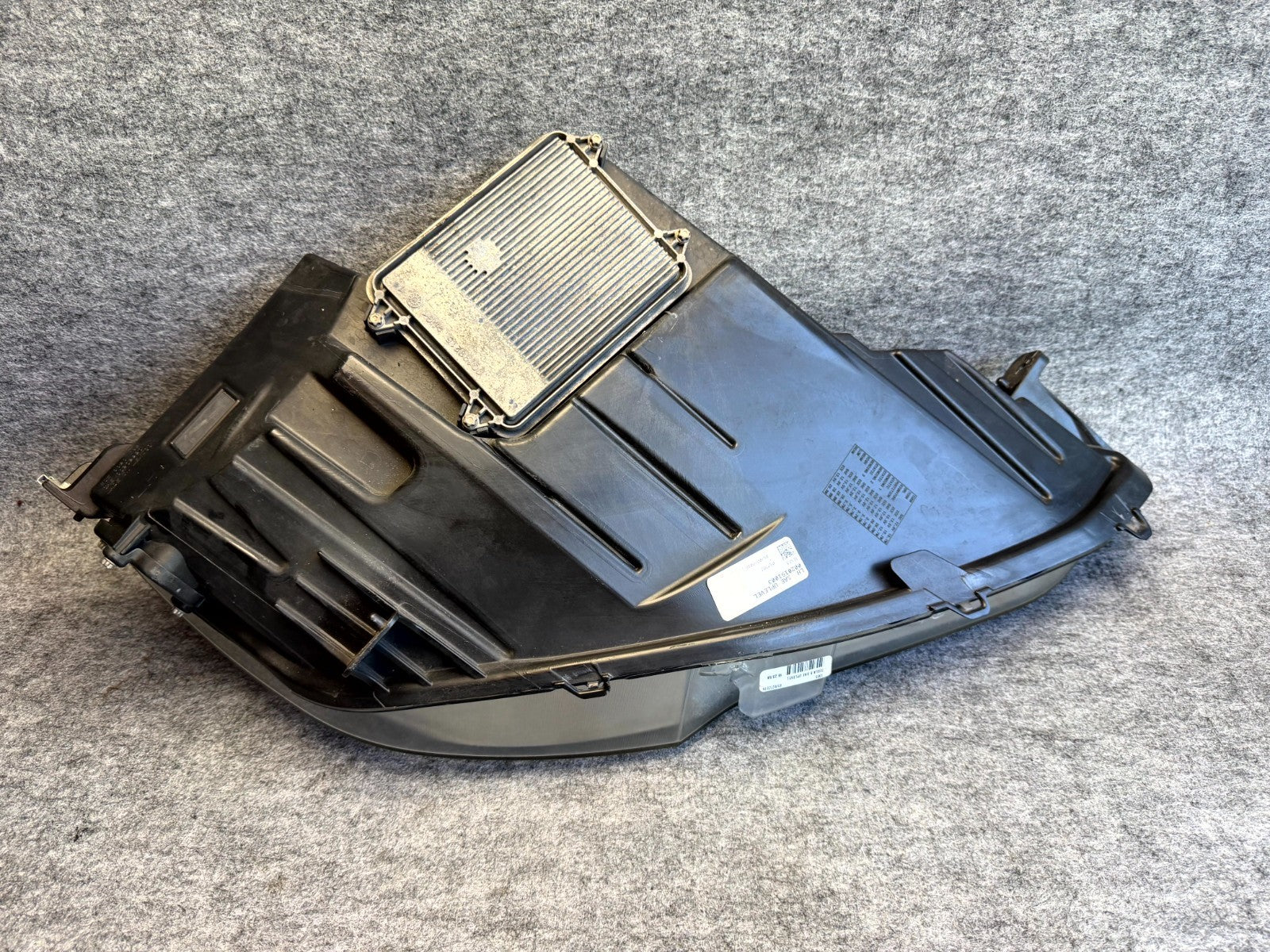 ♦️2016 – 2020 TESLA MODEL S FRONT LEFT DRIVER SIDE HEADLIGHT OEM, 1053570-00-A
