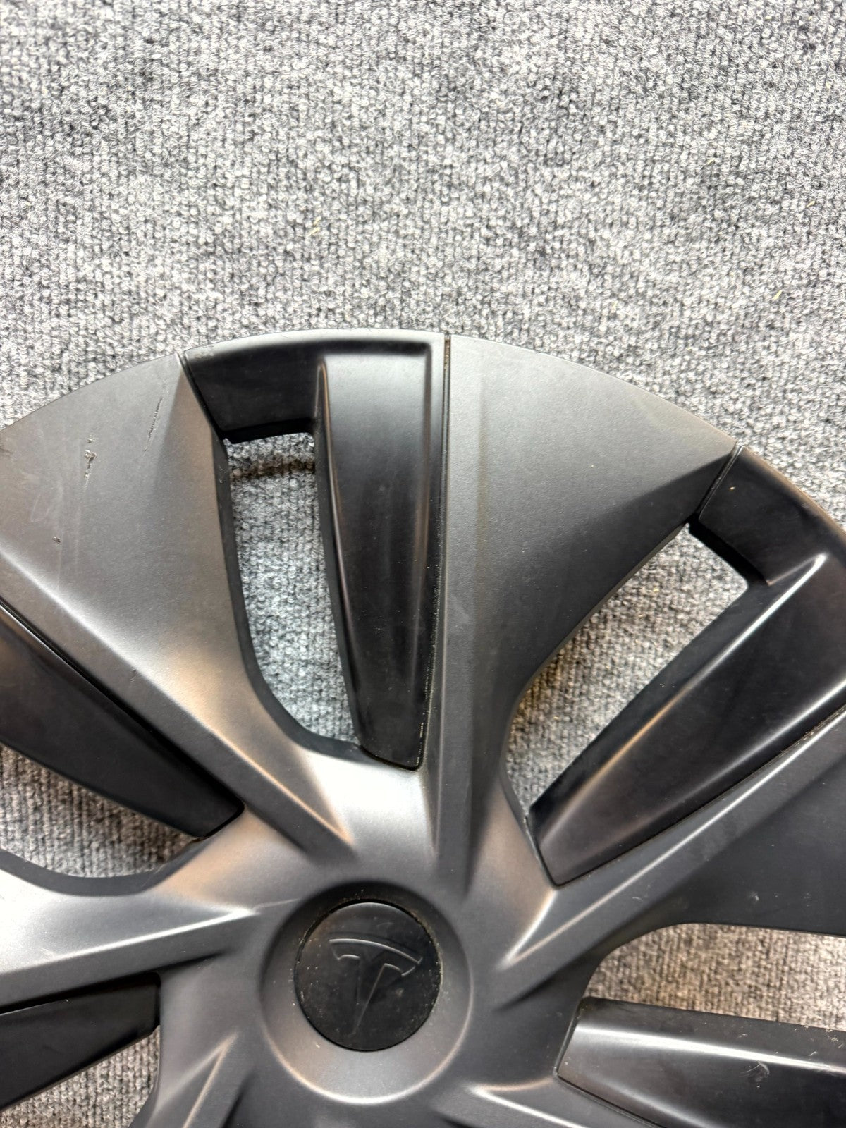 2020 - 2024 TESLA MODEL Y GEMINI WHEEL RIM HUBCAP COVER OEM, 1044235-00-C