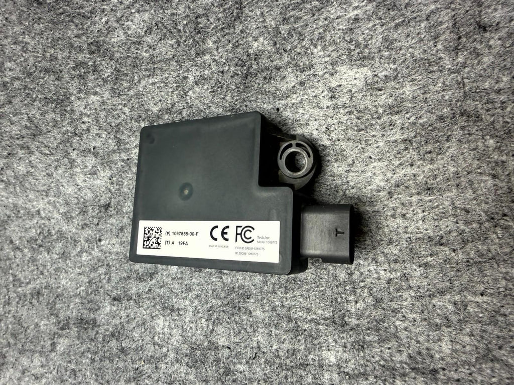 ♦️17-23 TESLA MODEL 3 M3 REAR LEFT BUMPER BODY CONTROL MODULE OEM, 1097855-00-F