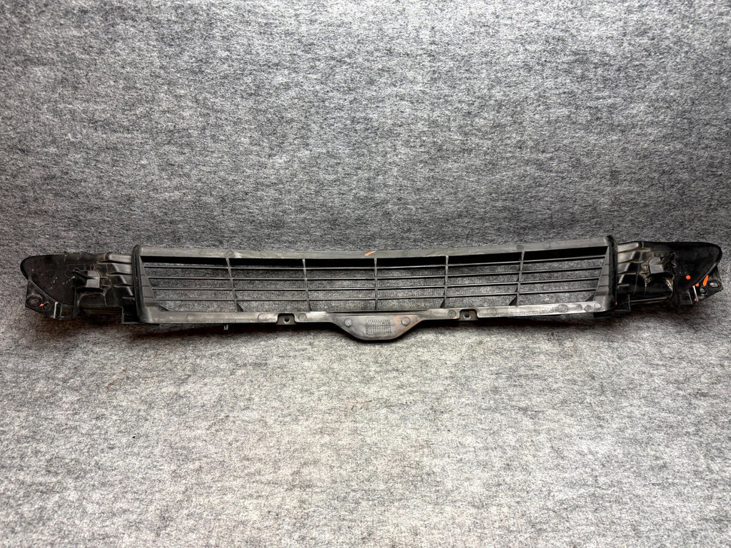 ♦️2017–2023 TESLA MODEL 3 FRONT BUMPER LOWER CENTER GRILLE OEM, 1085927-00-C