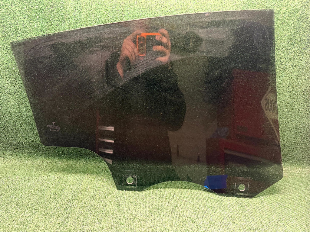 ♦️2020-2023 TESLA MODEL Y REAR LEFT DRIVER SIDE DOOR WINDOW GLASS OEM 43R-004553
