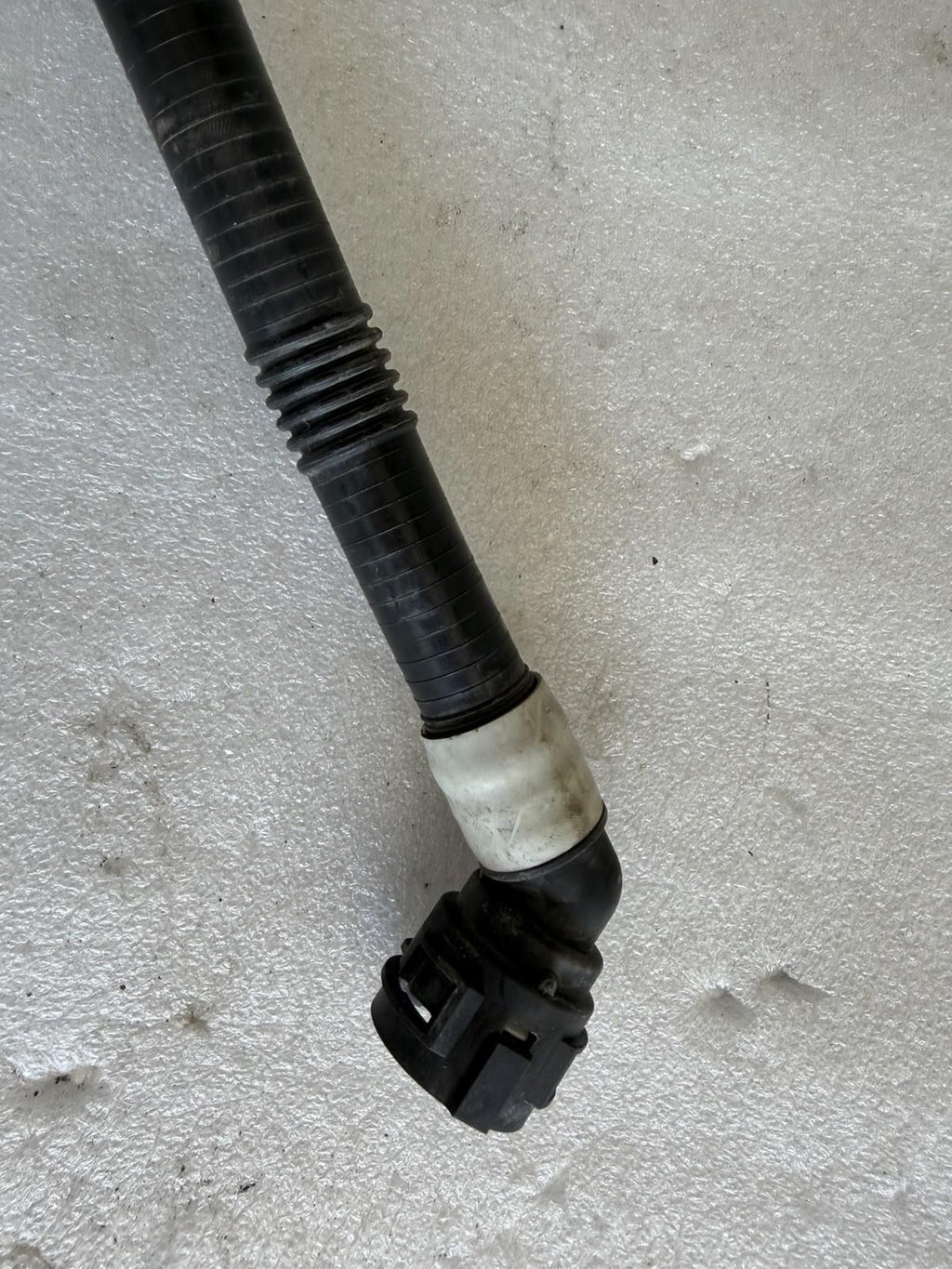 ♦️17-25 TESLA MODEL 3 FRONT RADIATOR OUTLET COOLANT PIPE HOSE OEM, 1077589-00-E
