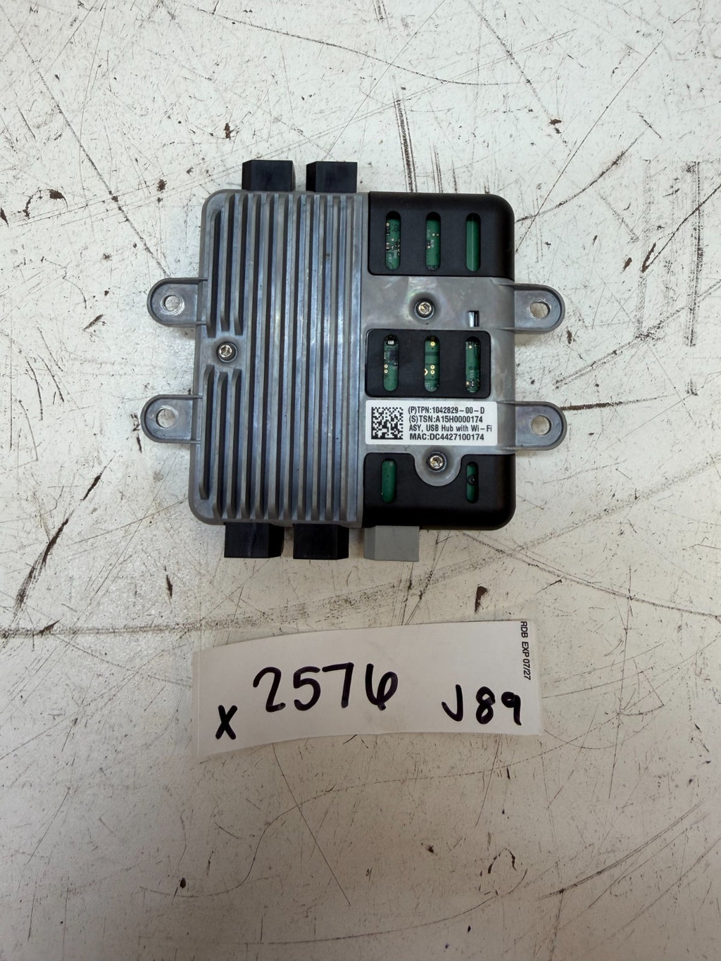 2016-2020 Tesla Model X USB Hub and WiFi Control Module Assembly 1042829-00-D