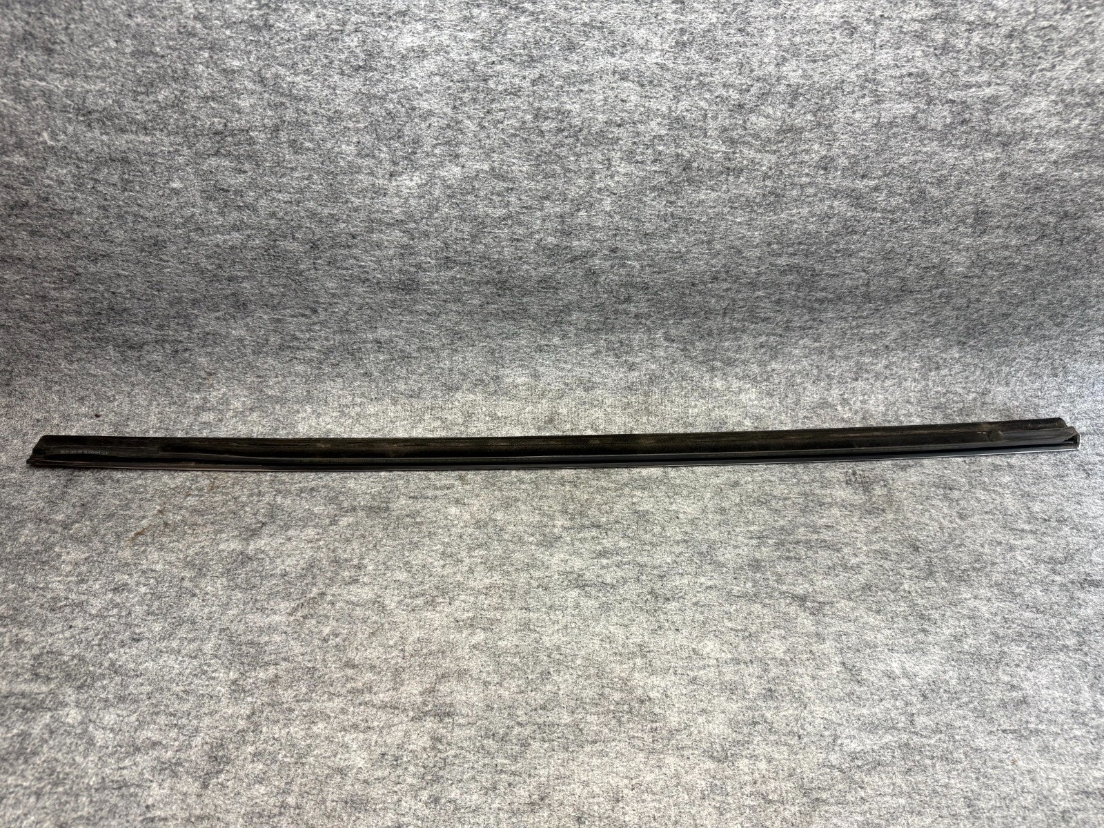 ♦️17–23 TESLA MODEL 3 REAR LEFT SIDE DOOR MOLDING TRIM STRIP OEM, 1080745-01-J