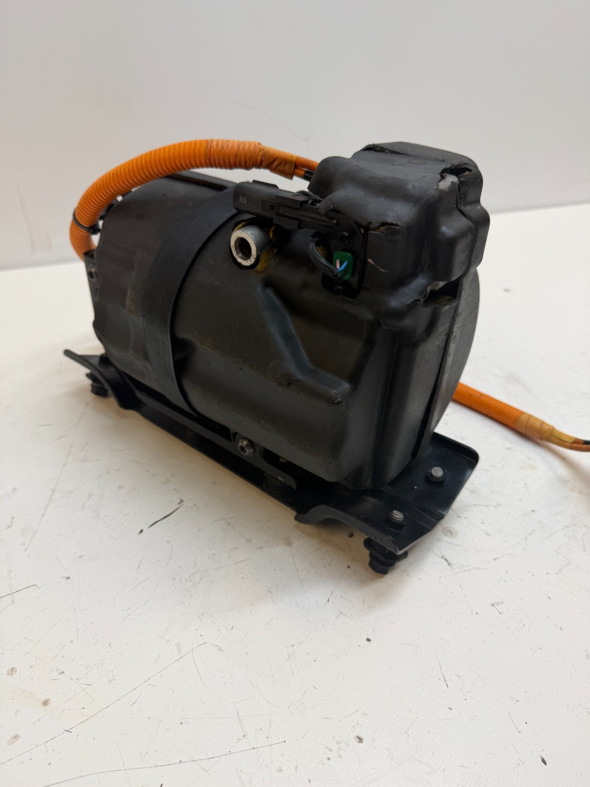 2017-2019 TESLA MODEL S ELECTRIC AC COMPRESSOR PUMP W/ COVER & HARNESS