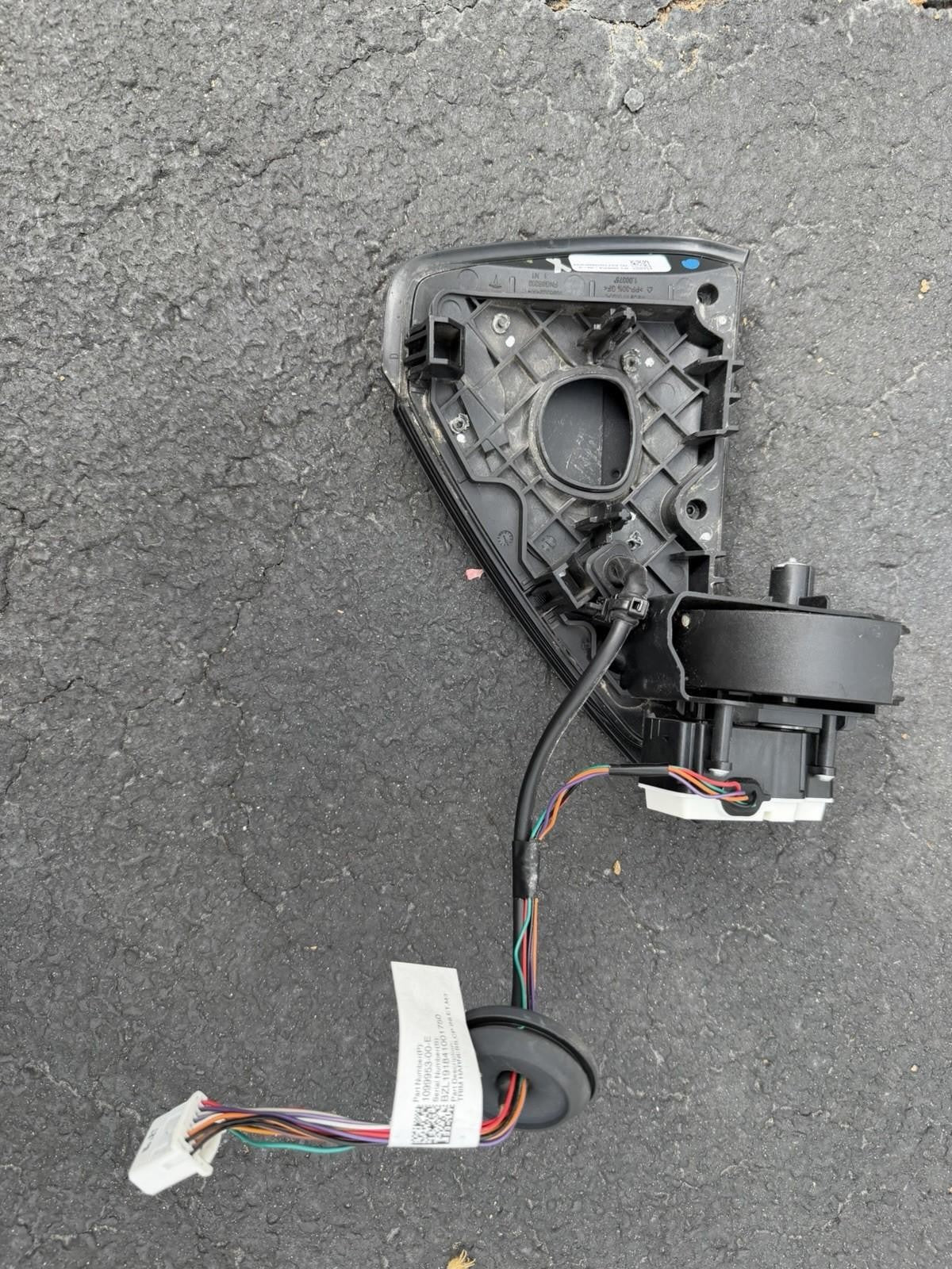 ♦️2017 - 2023 TESLA MODEL 3 REAR LEFT SIDE CHARGING PORT COVER OEM, 1084854-00-J