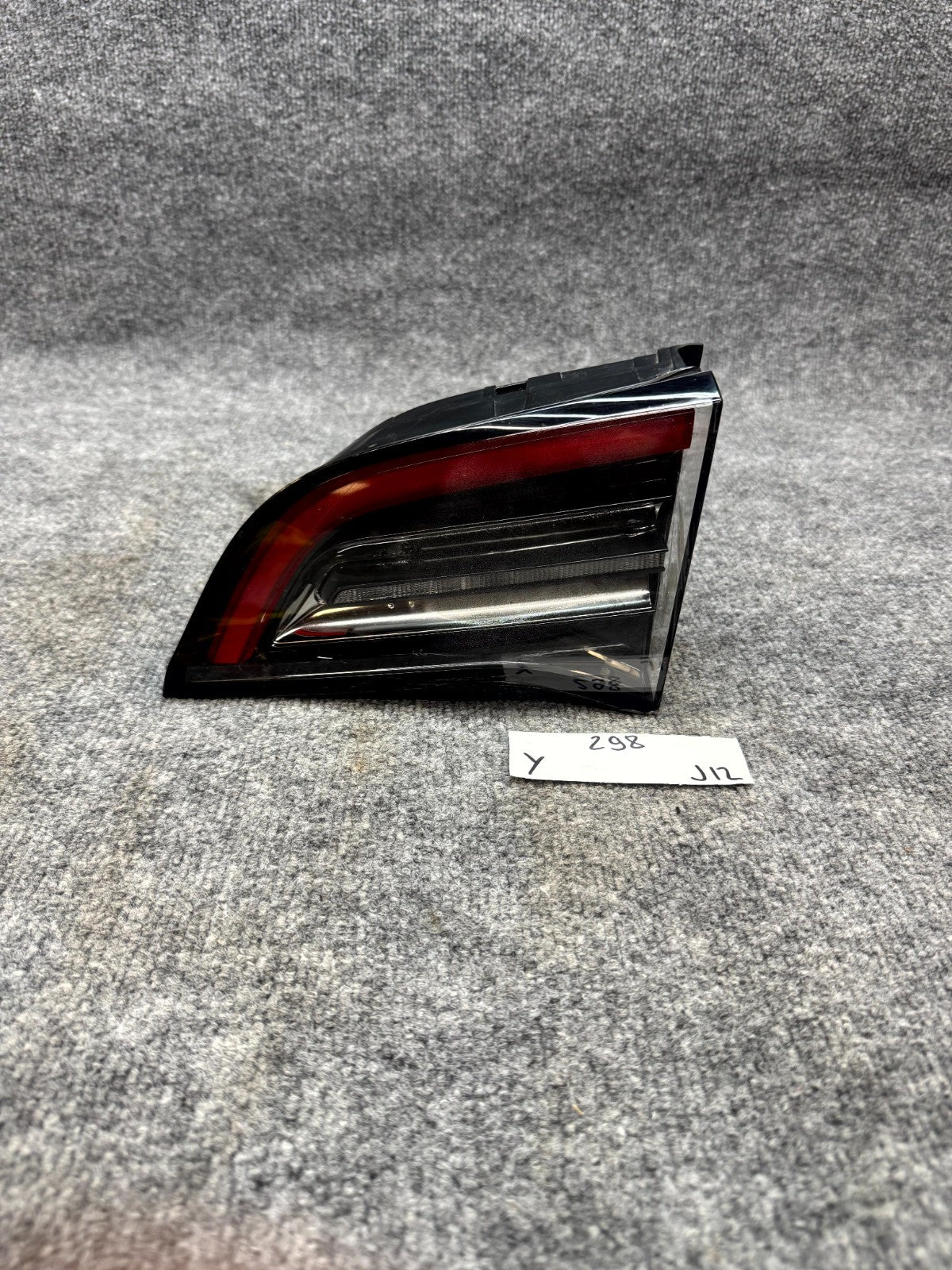 2020 - 2024 TESLA MODEL Y REAR RIGHT SIDE INNER TAILLIGHT LAMP OEM, 1502089-00-B