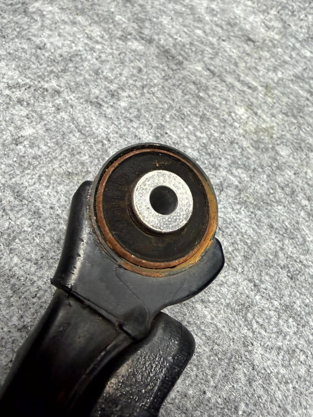 ♦️2017 - 2023 TESLA MODEL 3 FRONT RIGHT SIDE UPPER CONTROL ARM OEM, 1044324-00-F