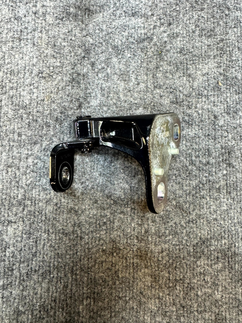 2020-2024 TESLA MODEL Y FRONT RIGHT PASSENGER SIDE DOOR HINGE OEM, 1626075-00-C