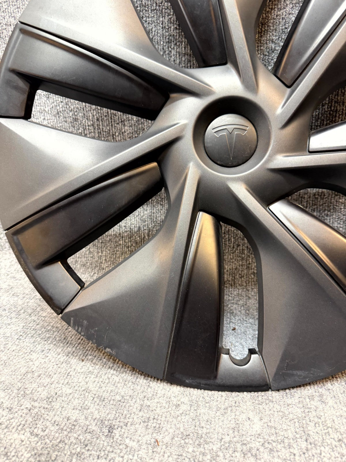 2020 - 2024 TESLA MODEL Y GEMINI WHEEL RIM HUBCAP COVER OEM, 1044235-00-C