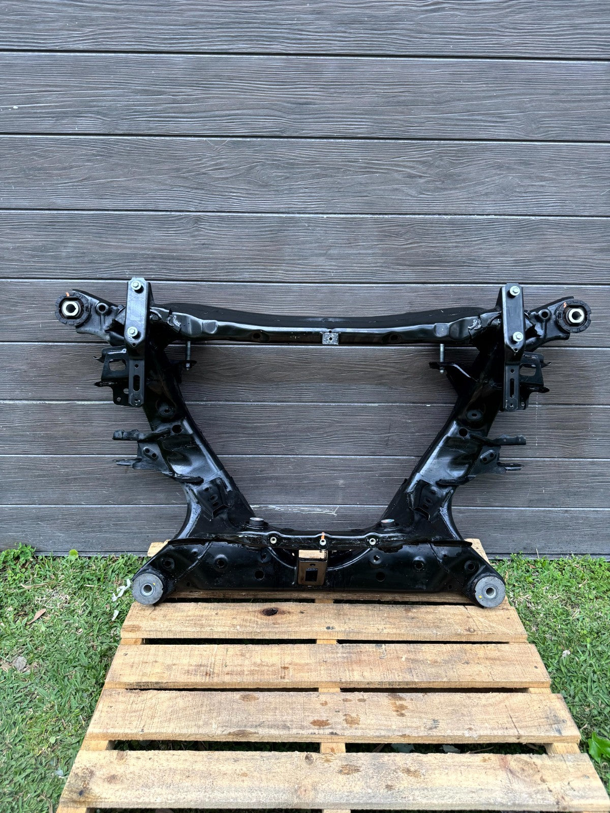 2017 - 2023 TESLA MODEL 3 REAR SUBFRAME CROSSMEMBER CRADLE OEM, 1103557-00-A