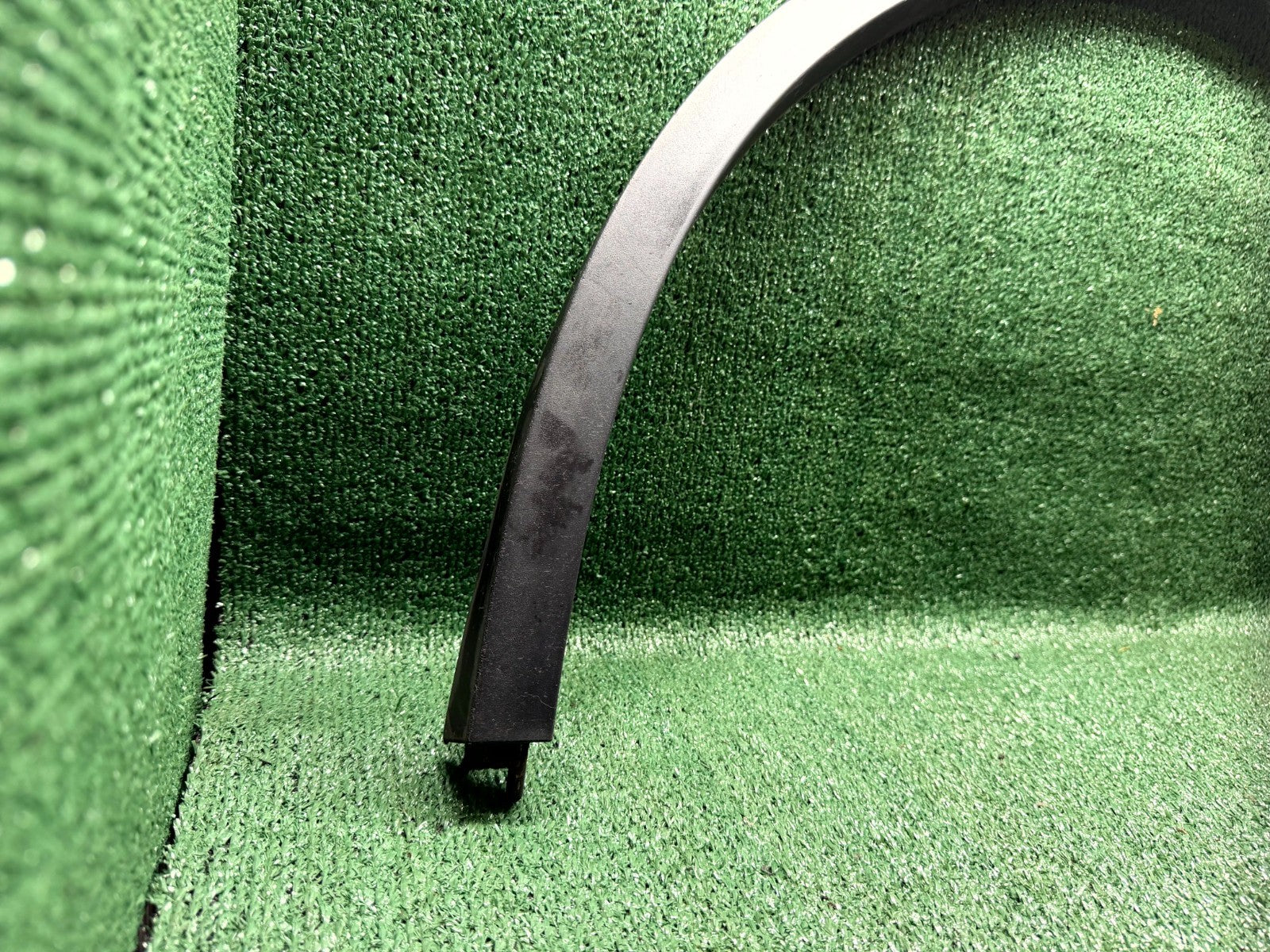 ♦️2020 - 2024 TESLA MODEL Y REAR LEFT SIDE WHEEL FLARE GARNISH OEM, 1494163-00-B