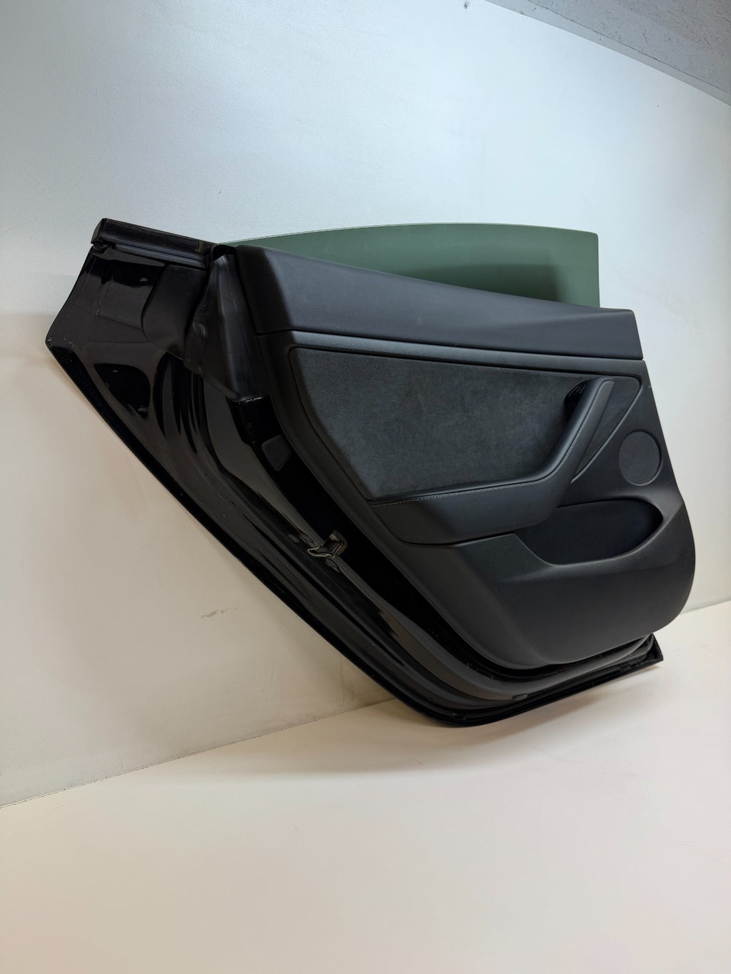 2017-2023 TESLA MODEL 3 REAR LEFT COMLETE DOOR ASSEMBLY
