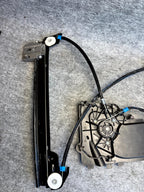 ♦️2017–2023 TESLA MODEL 3 FRONT RIGHT WINDOW REGULATOR & MOTOR OEM, 1096621-20-J