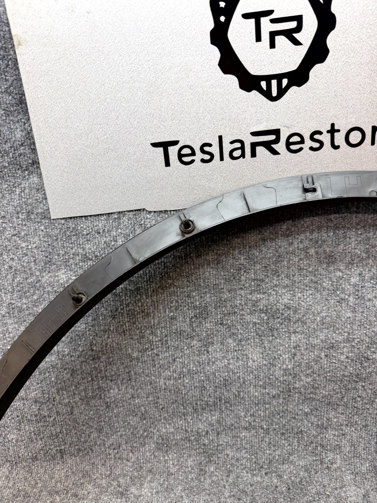 2020 - 2024 TESLA MODEL Y FRONT LEFT SIDE WHEEL FLARE MOLDING OEM, 1494161-00-C