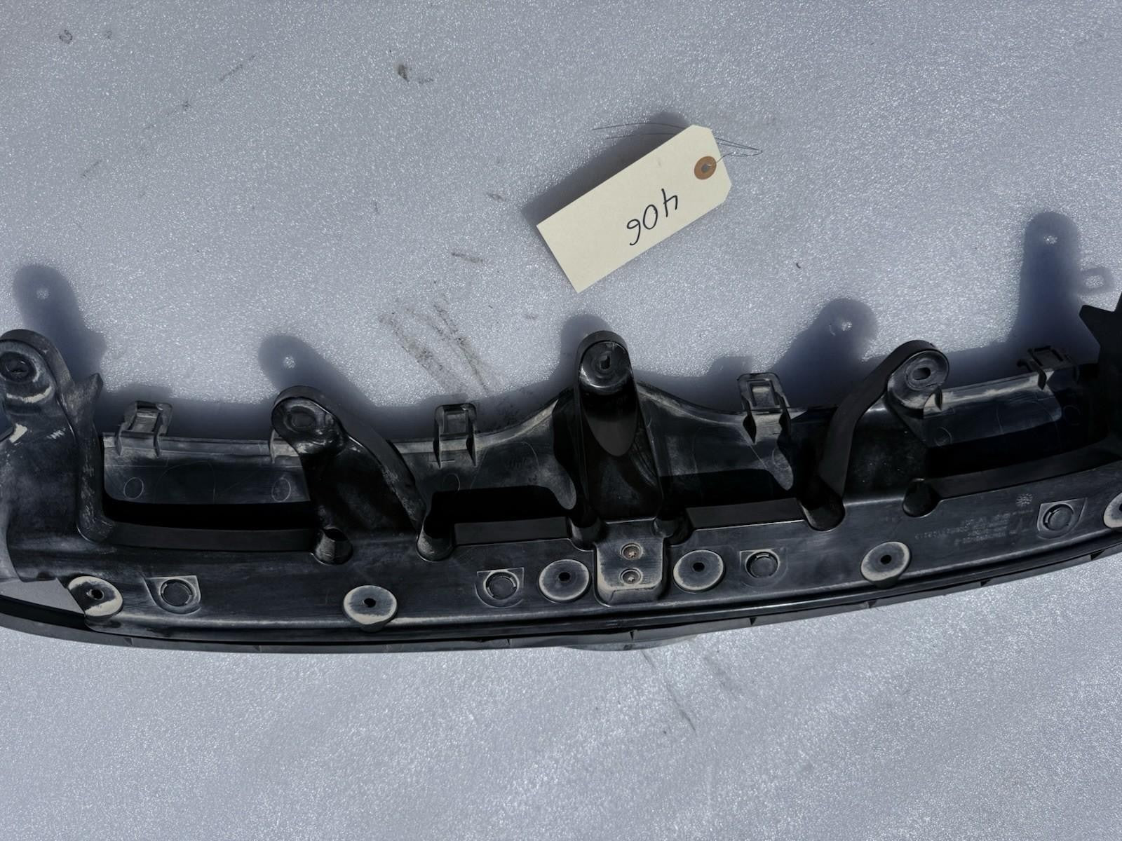 ♦️2016 - 2020 TESLA MODEL X FRONT UPPER GRILLE SUPPORT BRACKET OEM, 1047020-00-E