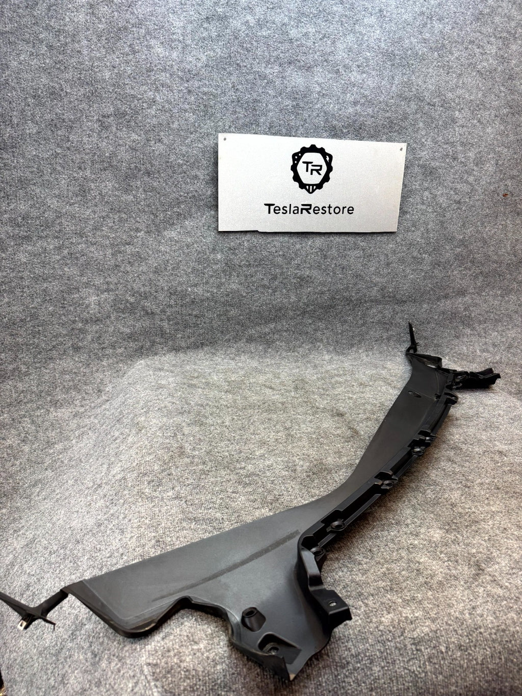 2017-2023 TESLA MODEL 3 FRONT WINDSHIELD COWL COVER SCREEN PANEL OEM, 108167600H