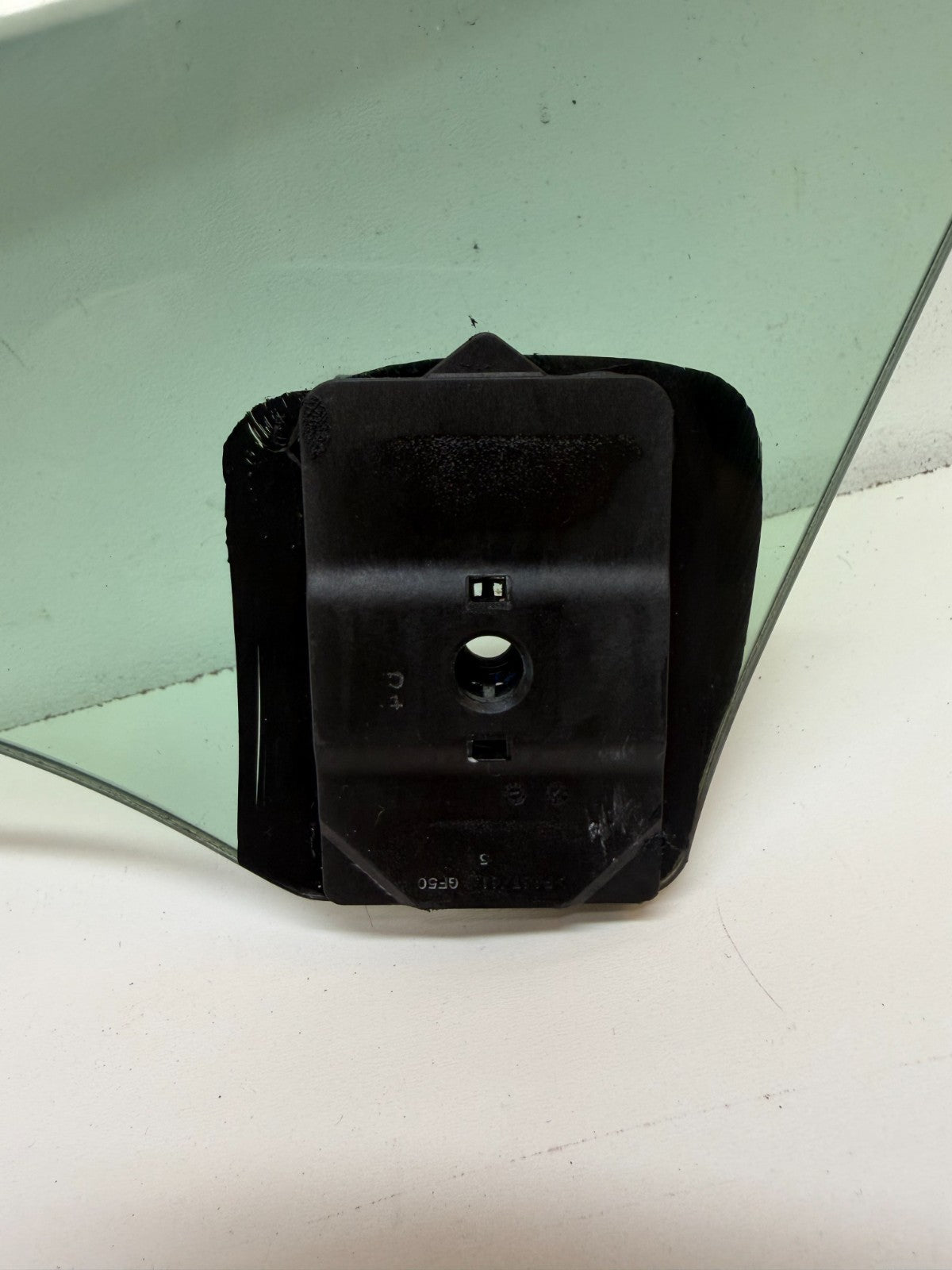 2020-2024 Tesla Model 3 M3 Front Passenger Side Door Window Glass Right RH