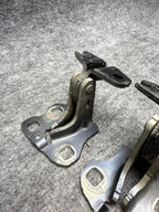 ♦️2017 – 2023 TESLA MODEL 3 FRONT LEFT DRIVER SIDE DOOR HINGE SET OEM, A046571