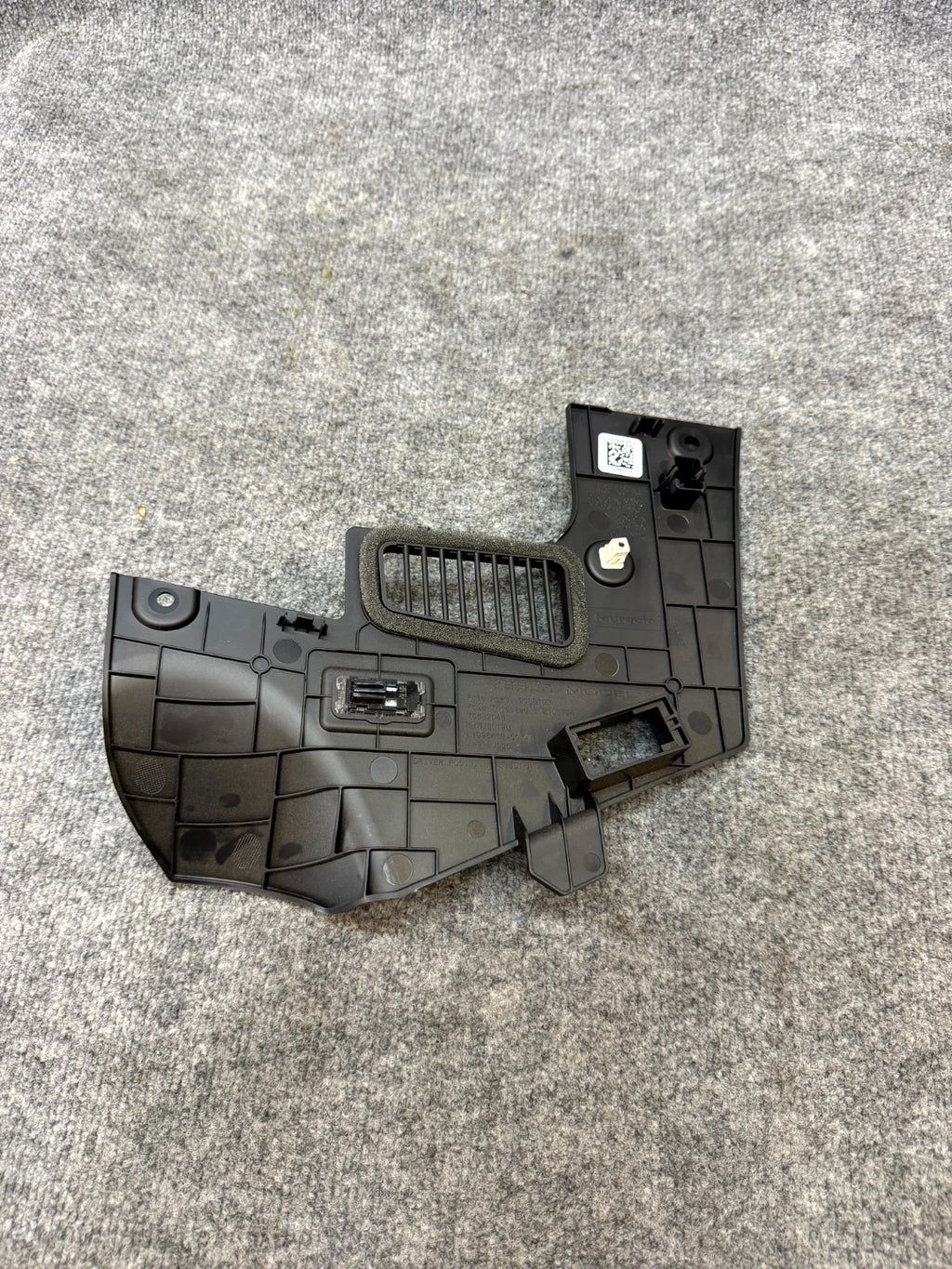 17-23 TESLA MODEL 3 LEFT UNDER DASHBOARD DRIVER FOOTWHEEL TRIM OEM, 1095413-00-A