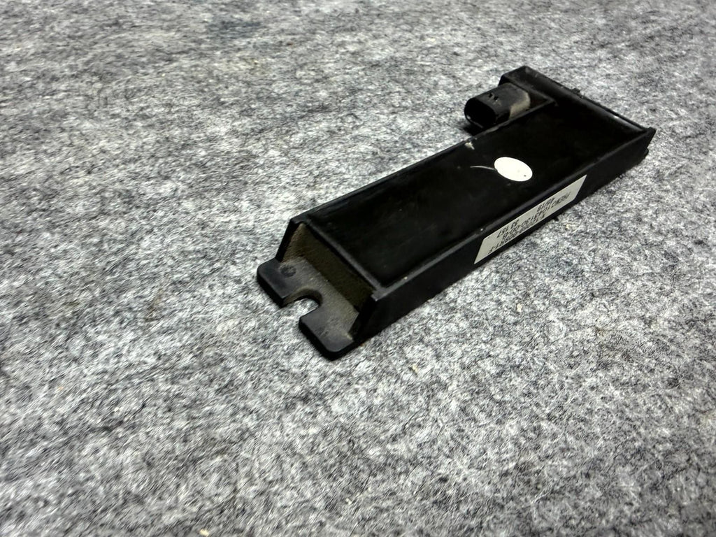 ♦️2016-2020 TESLA MODEL X KEYLESS ENTRY ANTENA CONTROL MODULE OEM, 1043130-00-B