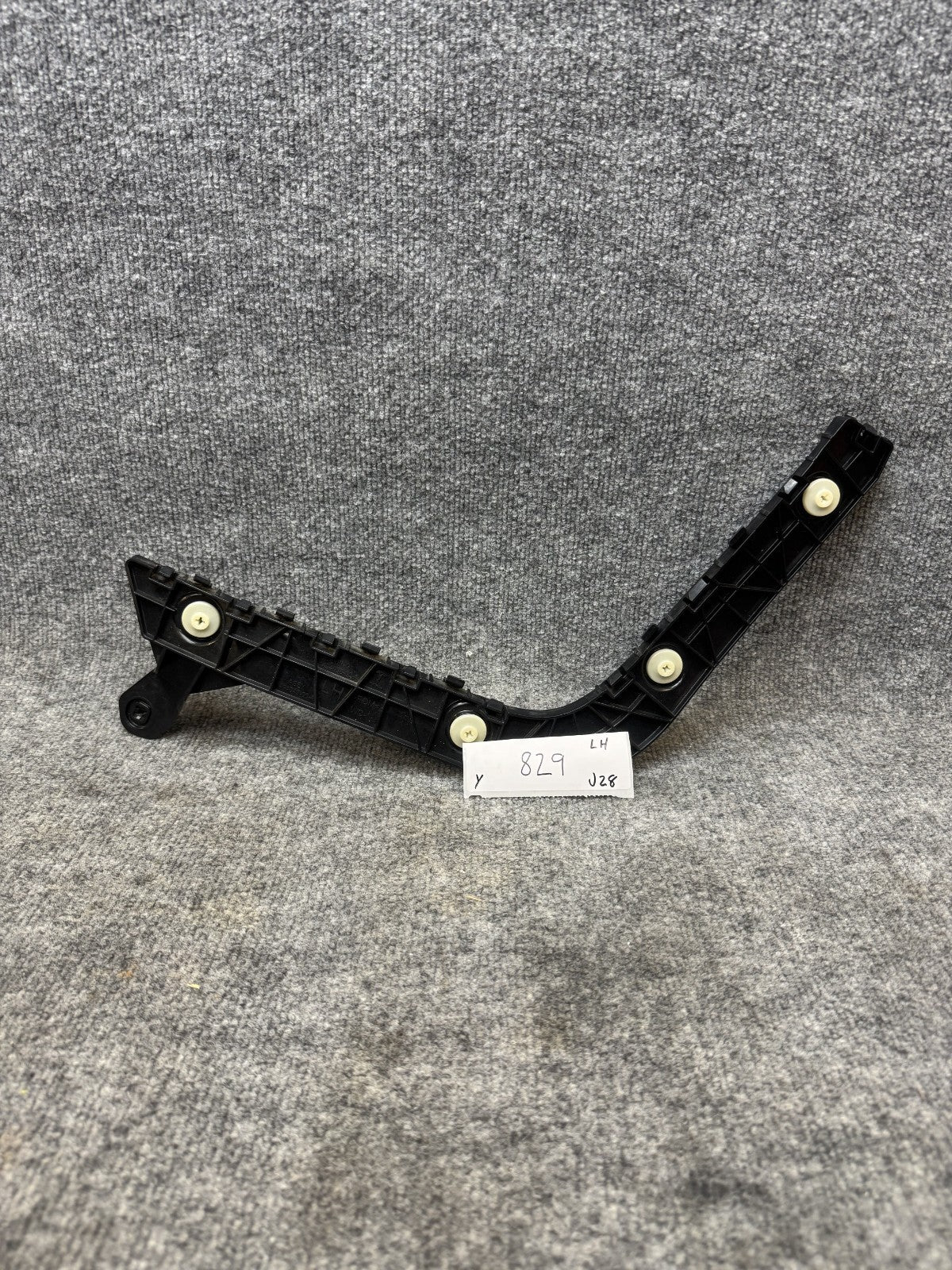 2020–2024 TESLA MODEL Y REAR LEFT SIDE BUMPER RETAINER BRACKET OEM, 1494036-00-A