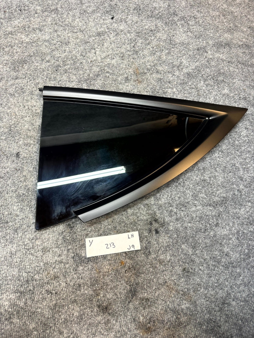 2020 - 2024 TESLA MODEL Y RIGHT LEFT SIDE QUARTER WINDOW GLASS OEM, 1495740-00-J