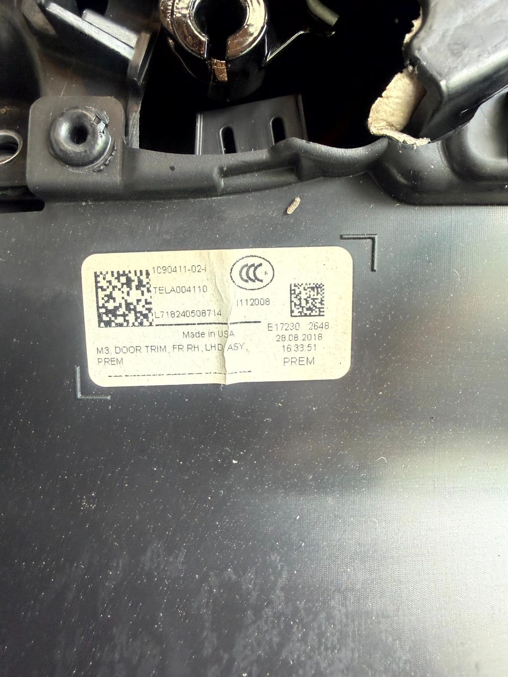 2017-2023 TESLA MODEL 3 FRONT RIGHT INTERIOR DOOR PANEL TRIM OEM, 1105094-00-D