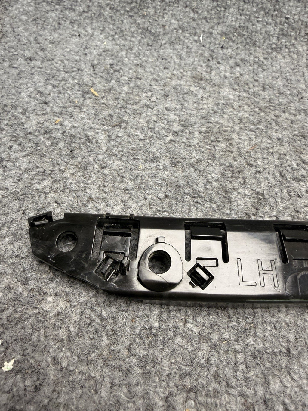 2017-2020 Tesla Model 3 Front Left Driver Fender Bumper Mounting Bracket OEM