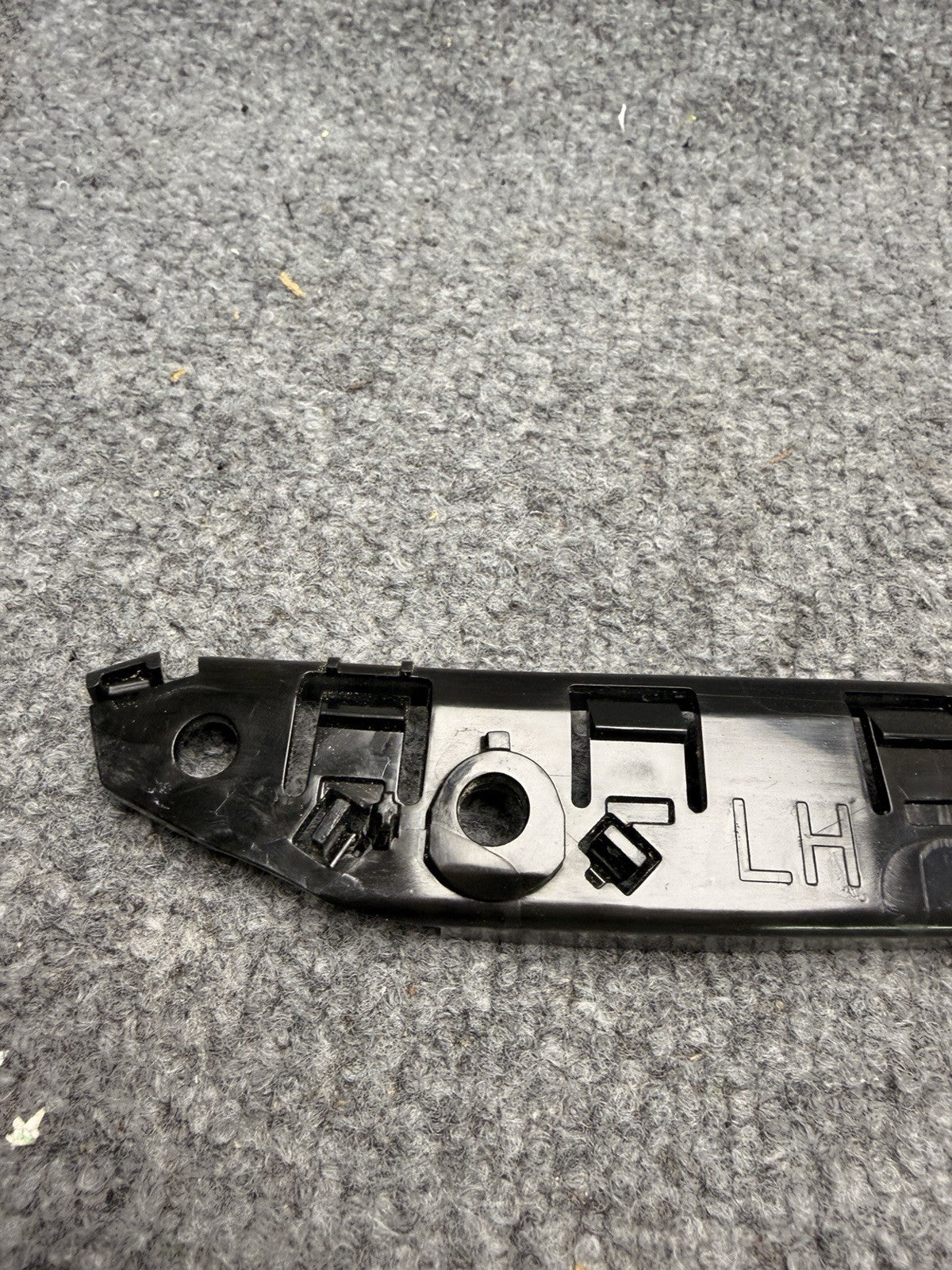2017-2020 Tesla Model 3 Front Left Driver Fender Bumper Mounting Bracket OEM