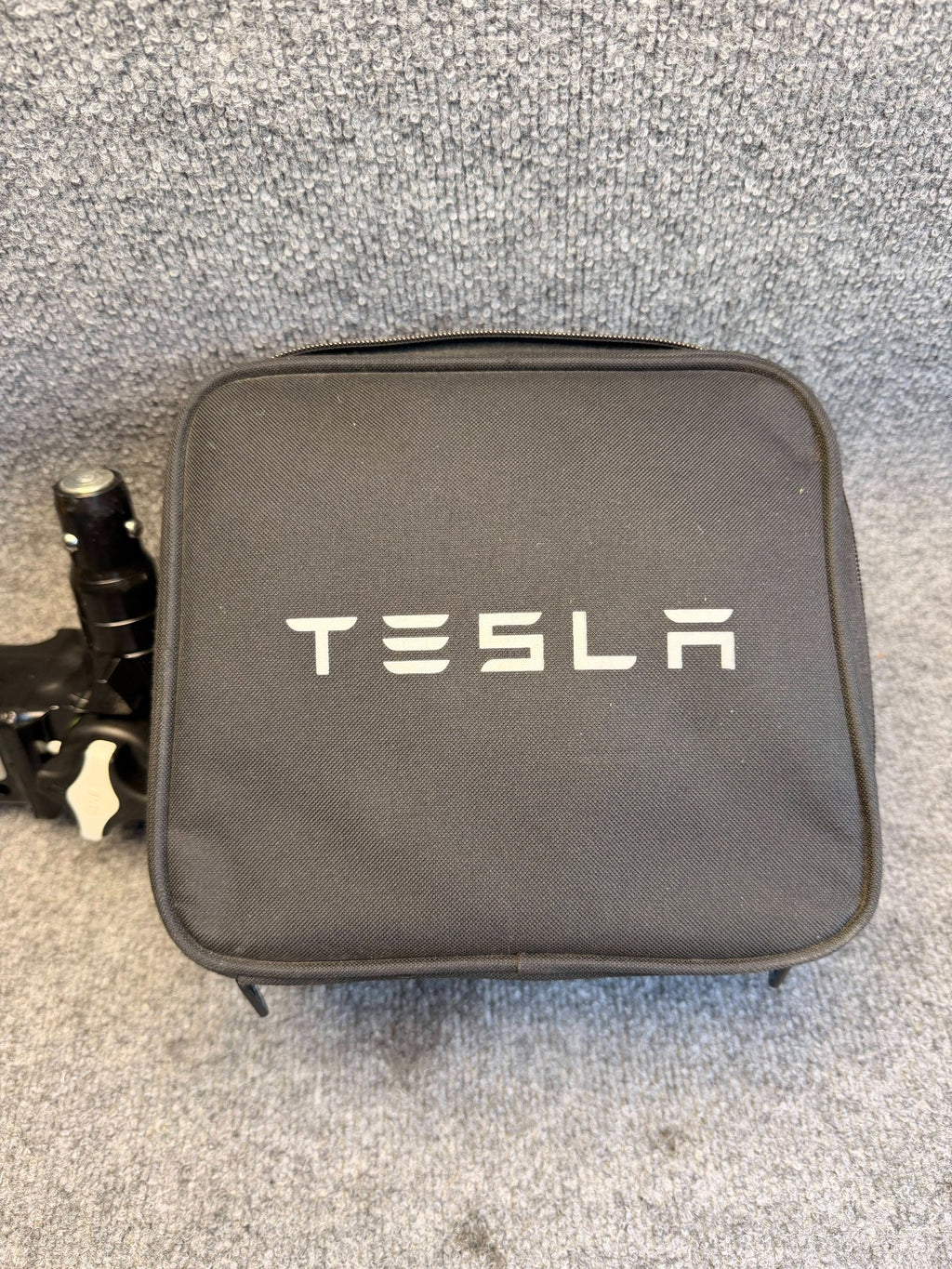 2016-24 TESLA Model X Tow ACPS Hook Trailer Hitch Receiver And Key 1027582-00-A