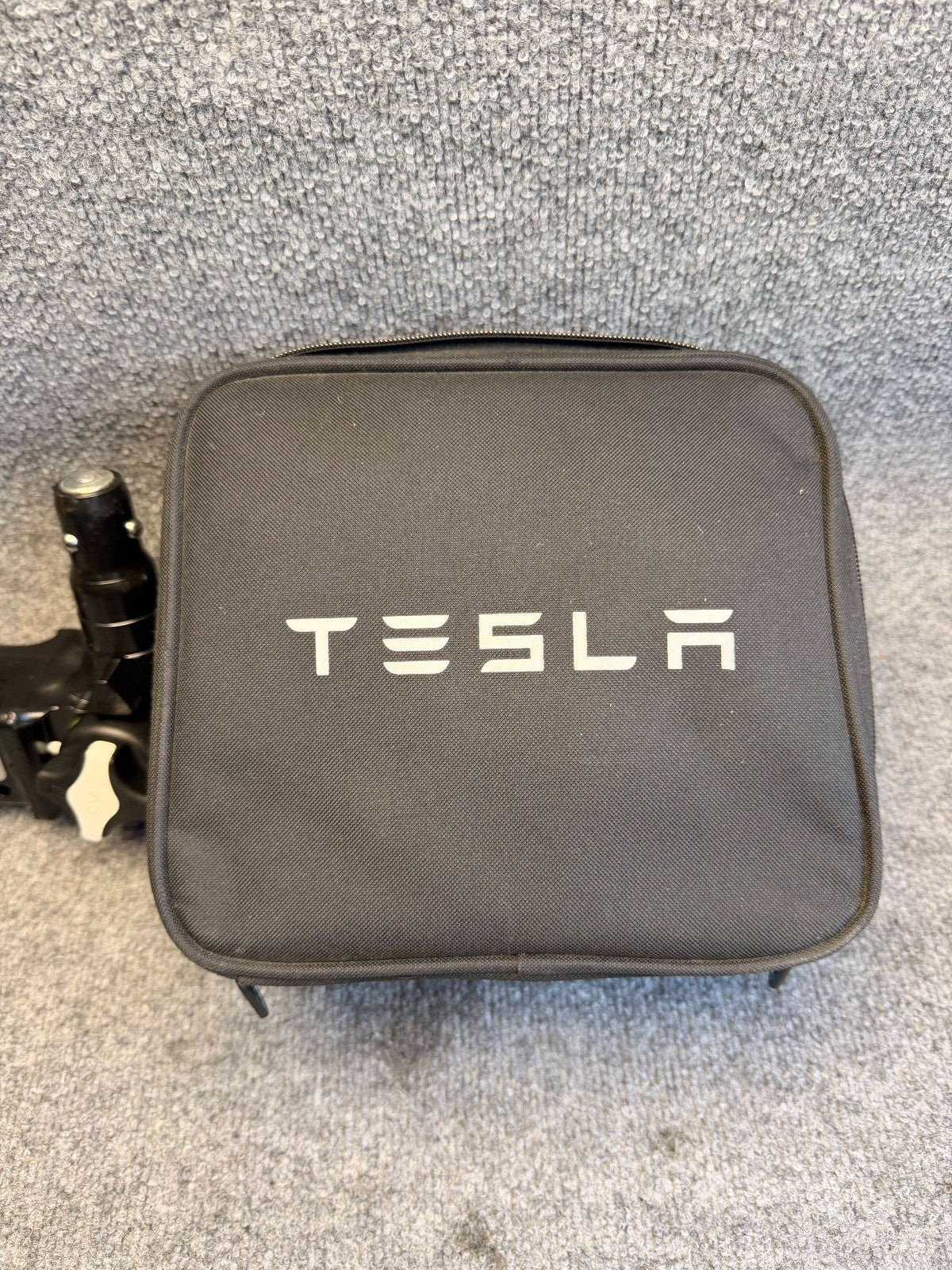 2016-24 TESLA Model X Tow ACPS Hook Trailer Hitch Receiver And Key 1027582-00-A