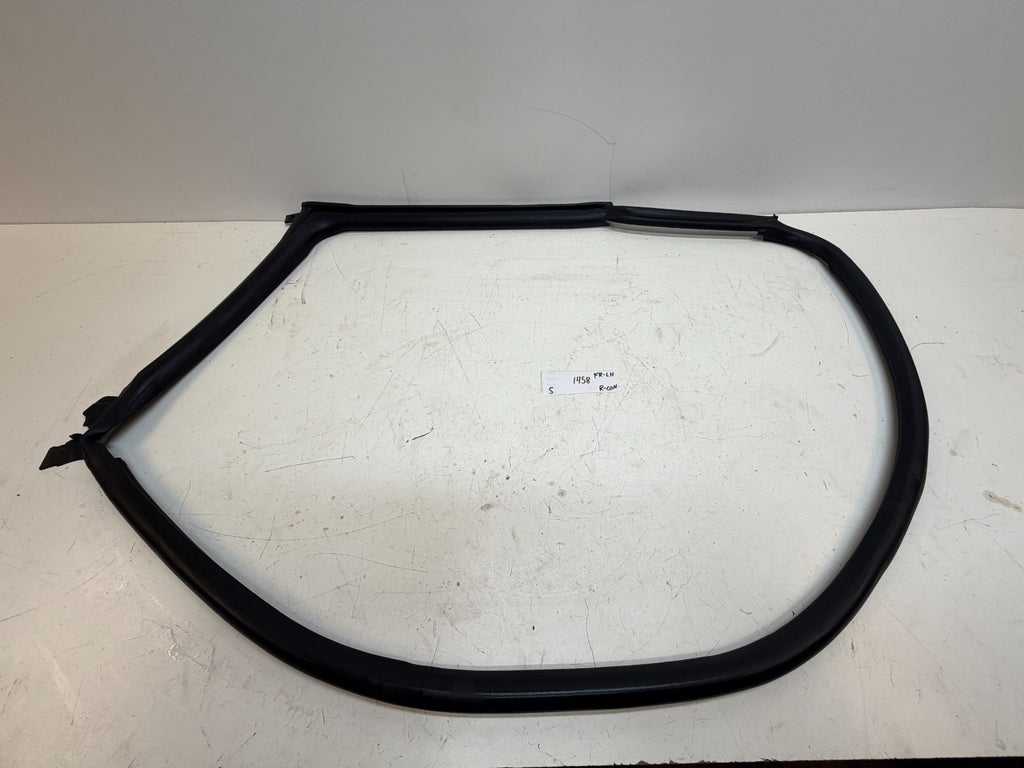 2012-2020 TESLA MODEL S FRONT LEFT DRIVER SIDE DOOR WEATHERSTRIP SEAL