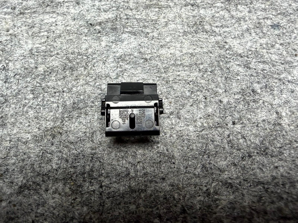 ♦️17-23 TESLA MODEL 3 FRONT BUMPER HOOD BOX BUCKLE TRUNK CLIP OEM, 1472872-00-B