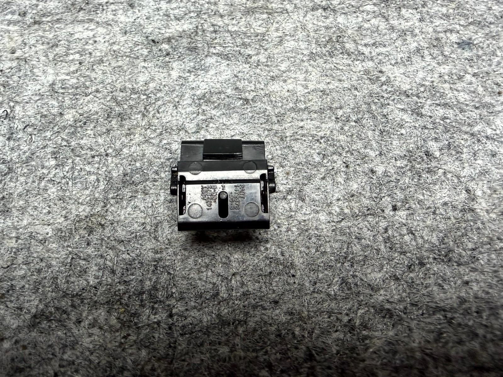 ♦️17-23 TESLA MODEL 3 FRONT BUMPER HOOD BOX BUCKLE TRUNK CLIP OEM, 1472872-00-B