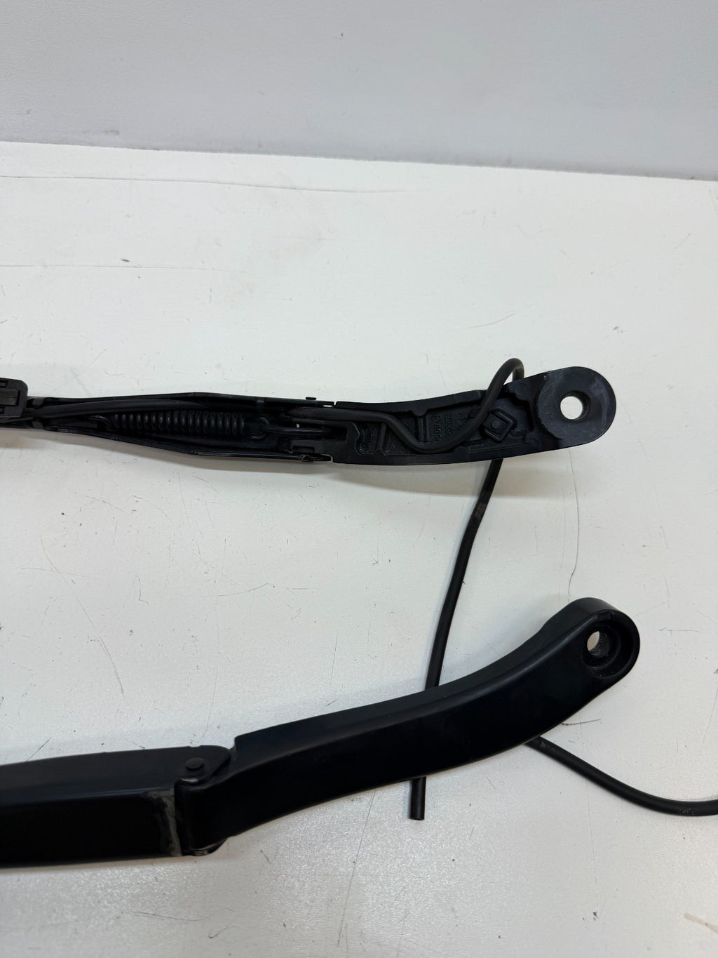 20-24 TESLA MODEL Y FRONT WINDSHIELD LEFT RIGHT WIPER ARM W/ BLADE SET 97036203