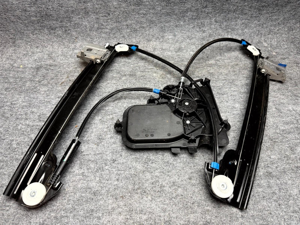 ♦️2017-2023 TESLA MODEL 3 FRONT LEFT WINDOW REGULATOR W/ MOTOR OEM, 1096620-14-J