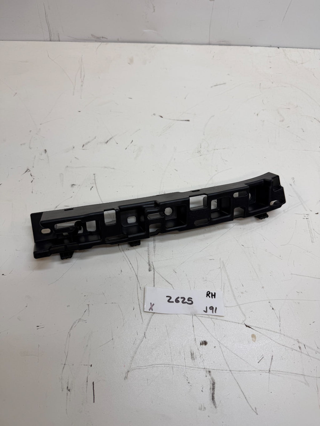 2012-2016 Tesla Model X Rear Passenger Side Header Bracket 1059189-00-A