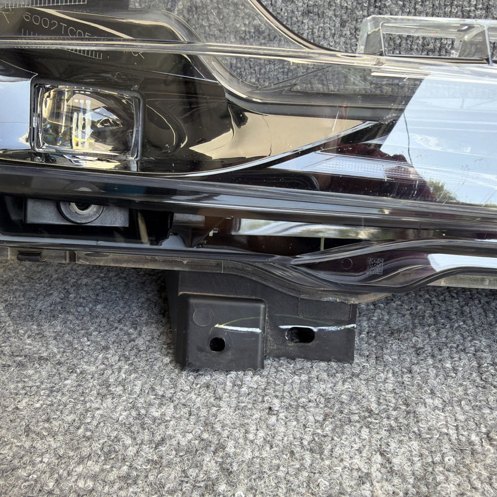 2017-2024 Tesla Model 3 / Y Front Right Hand Fog Light 3 Pins 1077392-00-C OEM