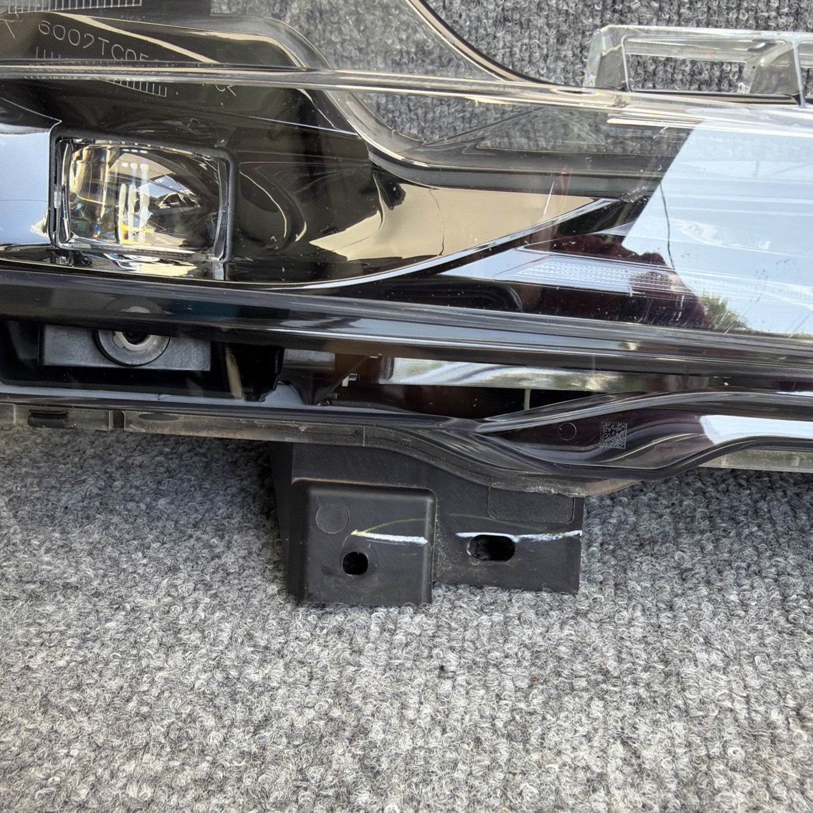 2017-2024 Tesla Model 3 / Y Front Right Hand Fog Light 3 Pins 1077392-00-C OEM
