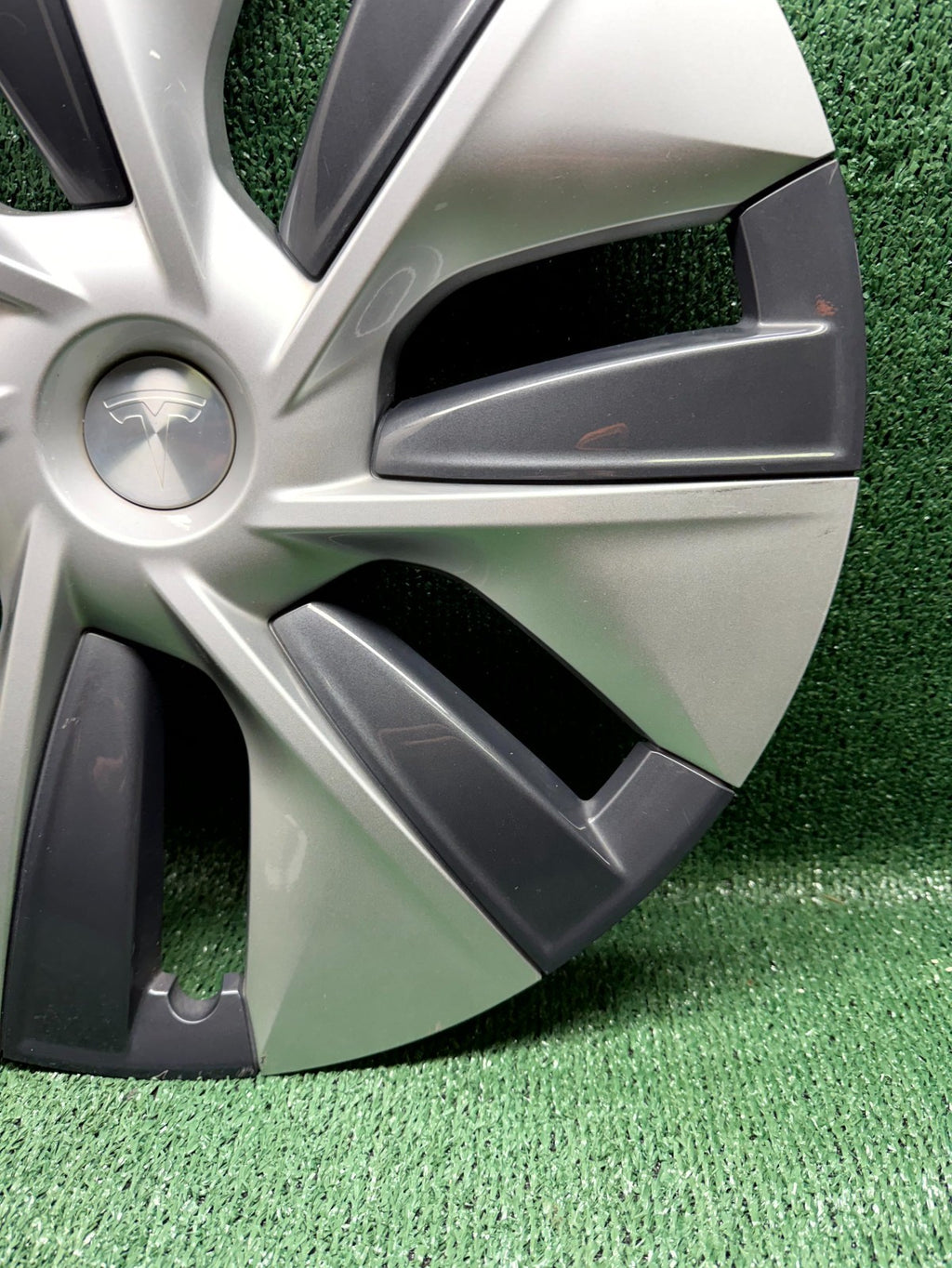 ♦️20-24 TESLA MODEL Y 19" GEMINI WHEEL RIM HUBCAP COVER OEM, 1044235-00-B