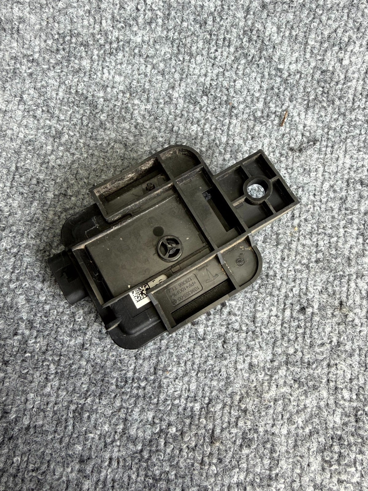 2017–2023 TESLA MODEL 3 HOMELINK GARAGE DOOR OPENER MODULE OEM, 1114984-00-B