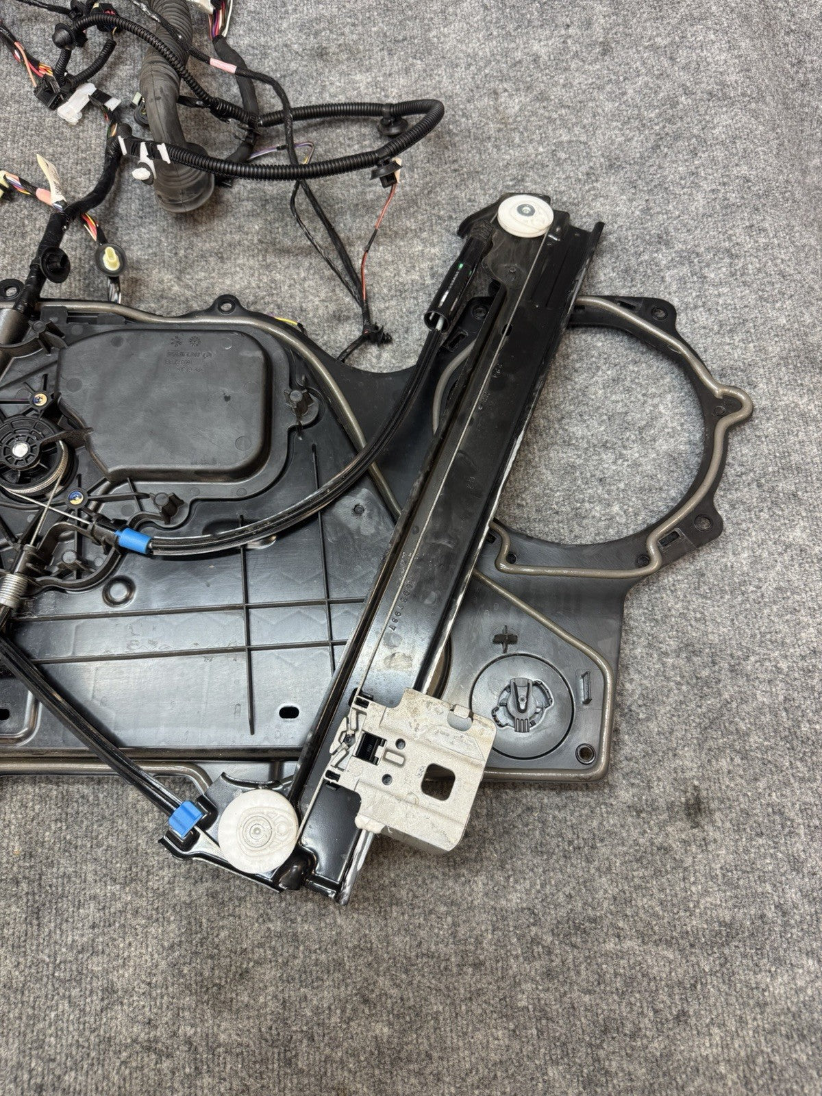 2017-2023 Tesla Model 3 Front Left Door Window Regulator & Motor 1096620-00-L