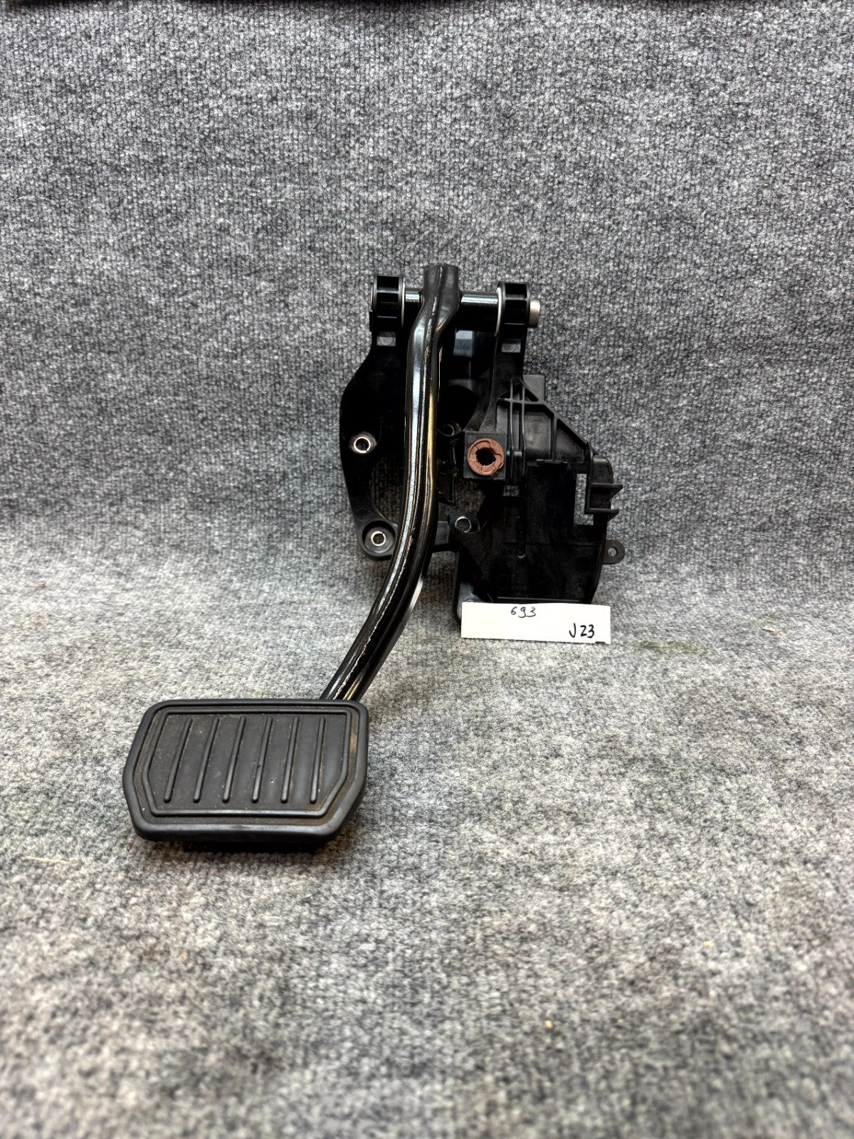 2017 - 2023 TESLA MODEL 3 ACCELERATOR & BRAKE PEDAL ASSEMBLY OEM, 1044691-00-D