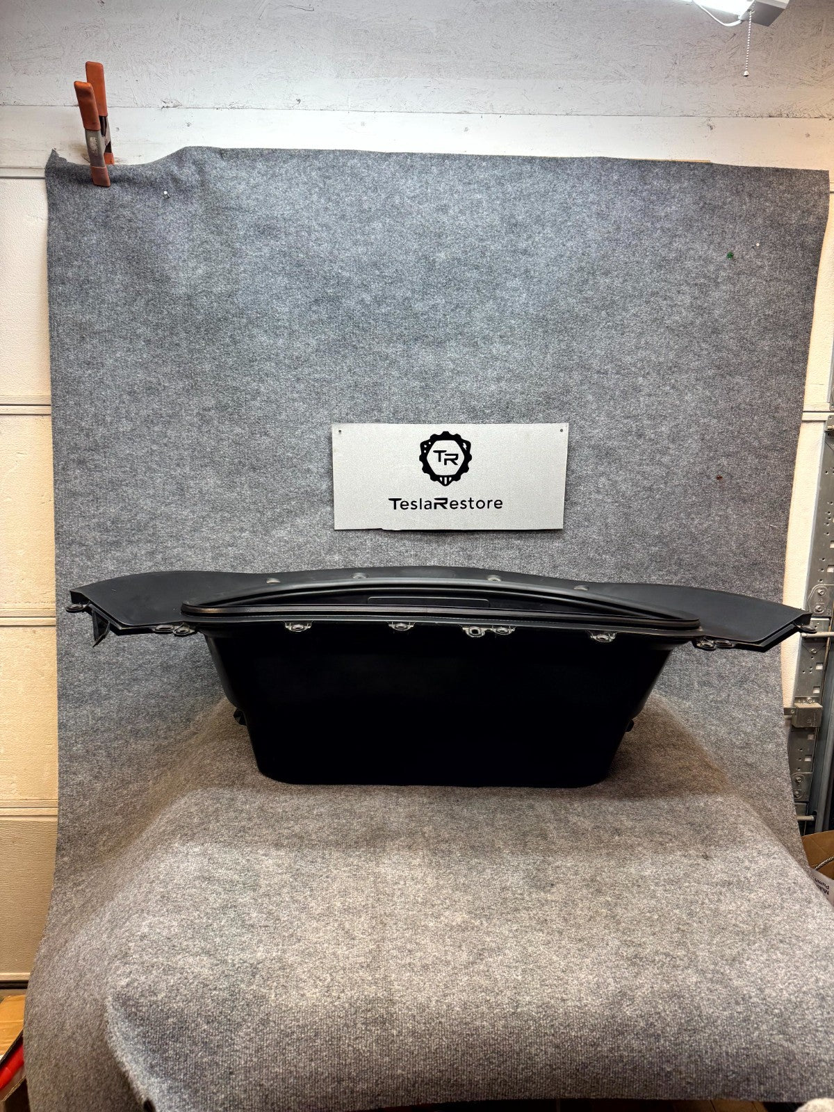 2020-2024 TESLA MODEL Y FRONT FRUNK TRUNK COMPARTMENT STORAGE BOX OEM 149260600C